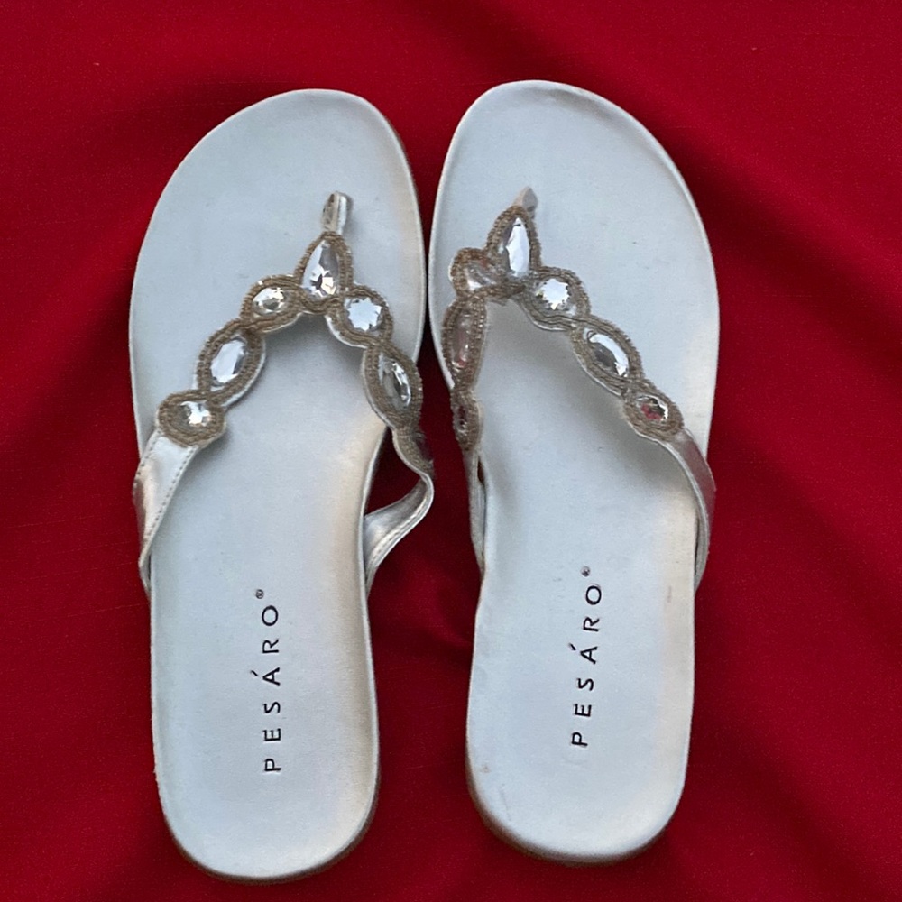 New Pesaro size 10 Sandals